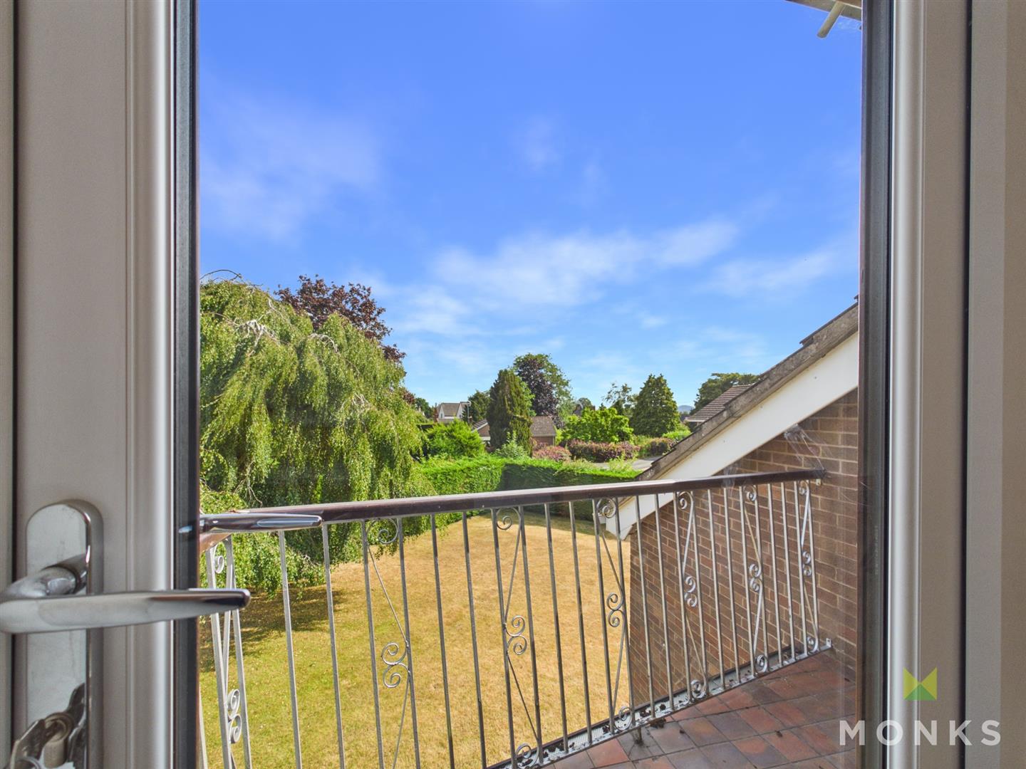 2 Stonehouse Drive, Oswestry, SY11 4HZ For Sale